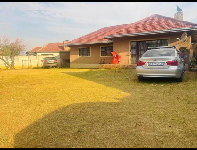 3 BEDROOM PROPERTY TO RENT IN CRESWELL PARK